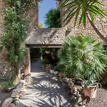 Les Du Mas Peu Del Causse Maison d'hôtes 4*