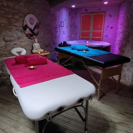Les Du Mas Peu Del Causse Penzion 4*